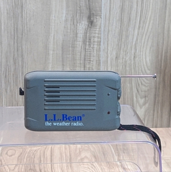 L.L. Bean The Weather Radio 136WEA-1 Hunting Fishing Camp Weather Radio Vintage - Picture 1 of 7
